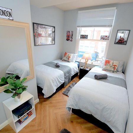 לונדון 2 Bedroom Flat In Wood Green Piccadilly Line מראה חיצוני תמונה