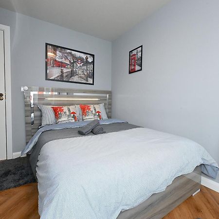 לונדון 2 Bedroom Flat In Wood Green Piccadilly Line מראה חיצוני תמונה