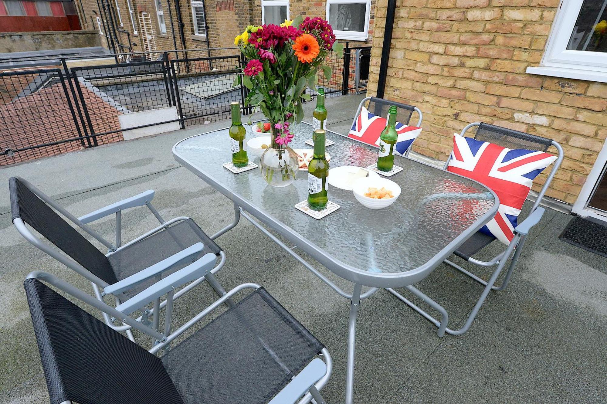 לונדון 2 Bedroom Flat In Wood Green Piccadilly Line מראה חיצוני תמונה