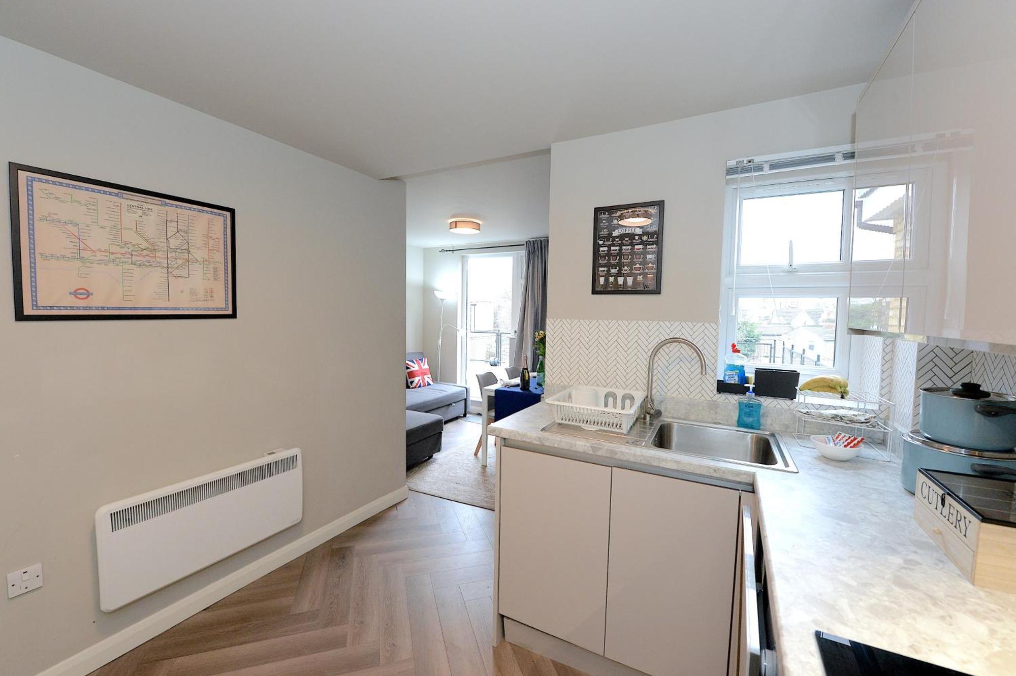 לונדון 2 Bedroom Flat In Wood Green Piccadilly Line מראה חיצוני תמונה