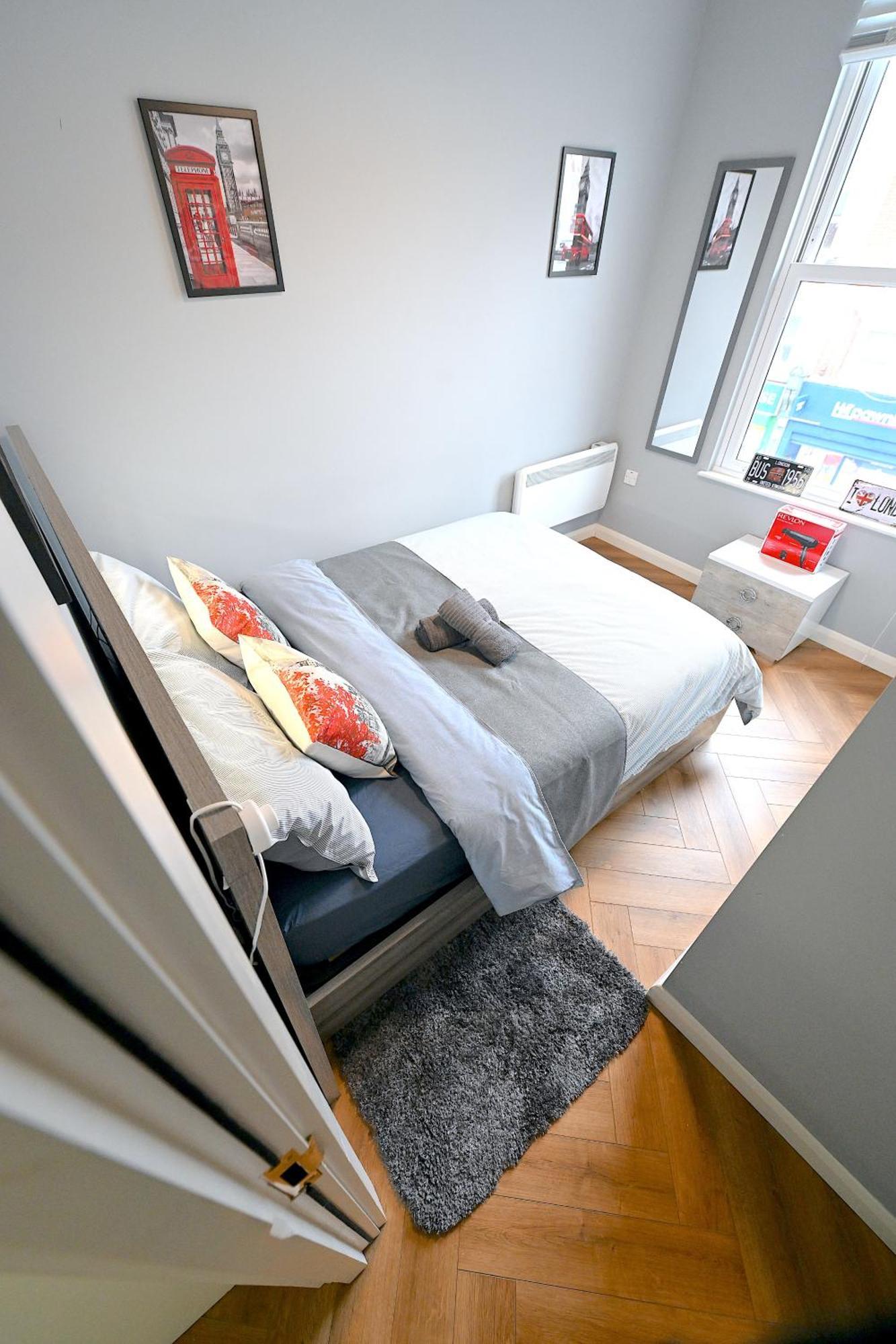 לונדון 2 Bedroom Flat In Wood Green Piccadilly Line מראה חיצוני תמונה