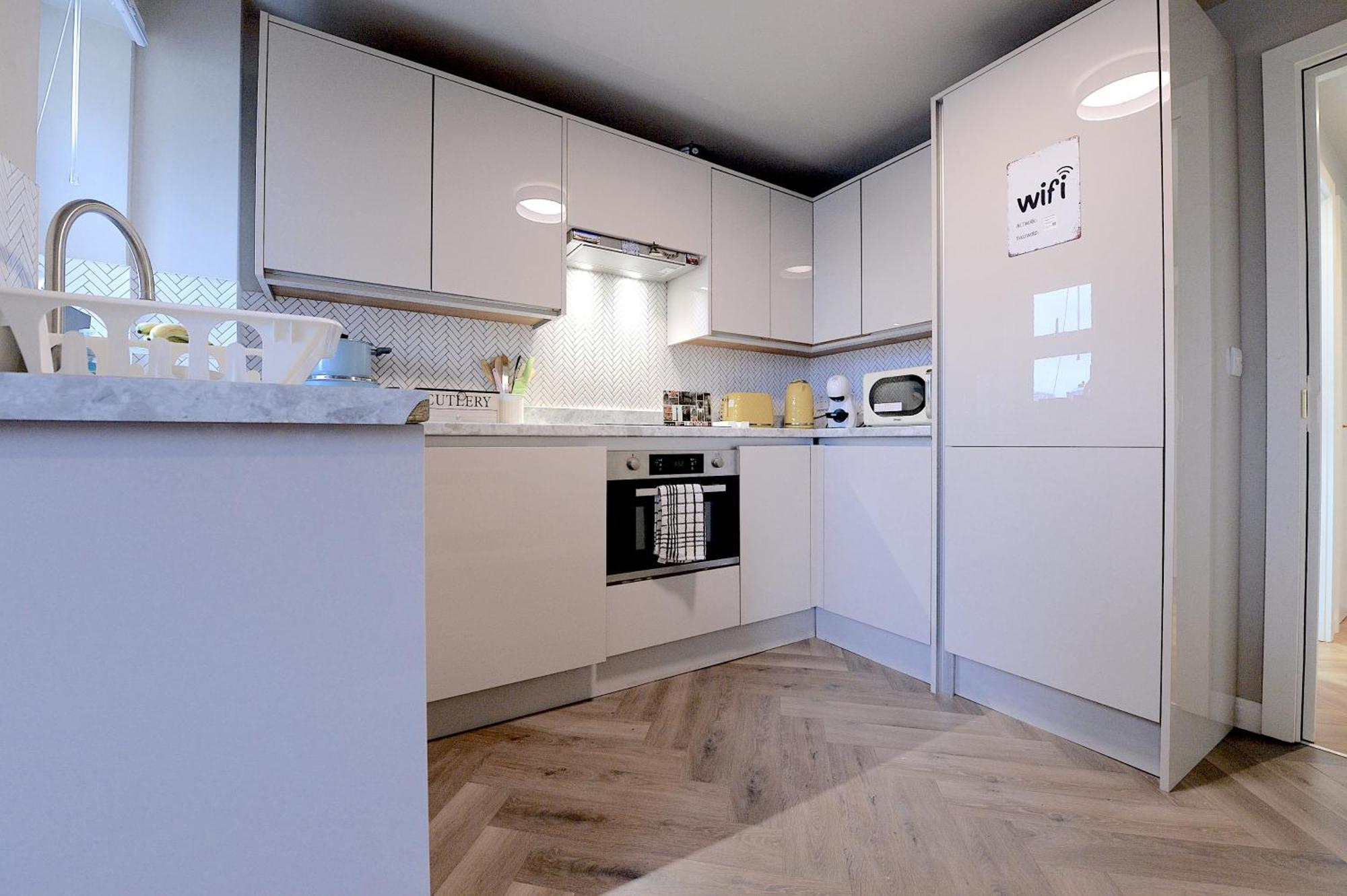לונדון 2 Bedroom Flat In Wood Green Piccadilly Line מראה חיצוני תמונה