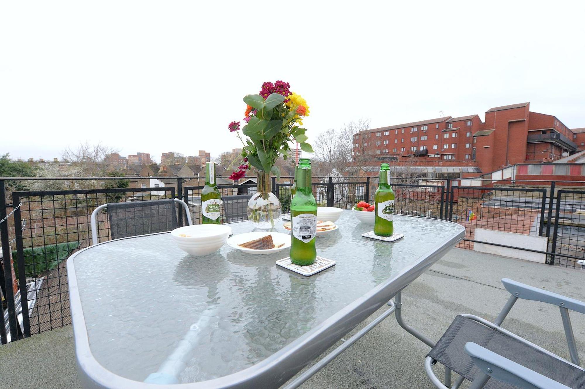 לונדון 2 Bedroom Flat In Wood Green Piccadilly Line מראה חיצוני תמונה