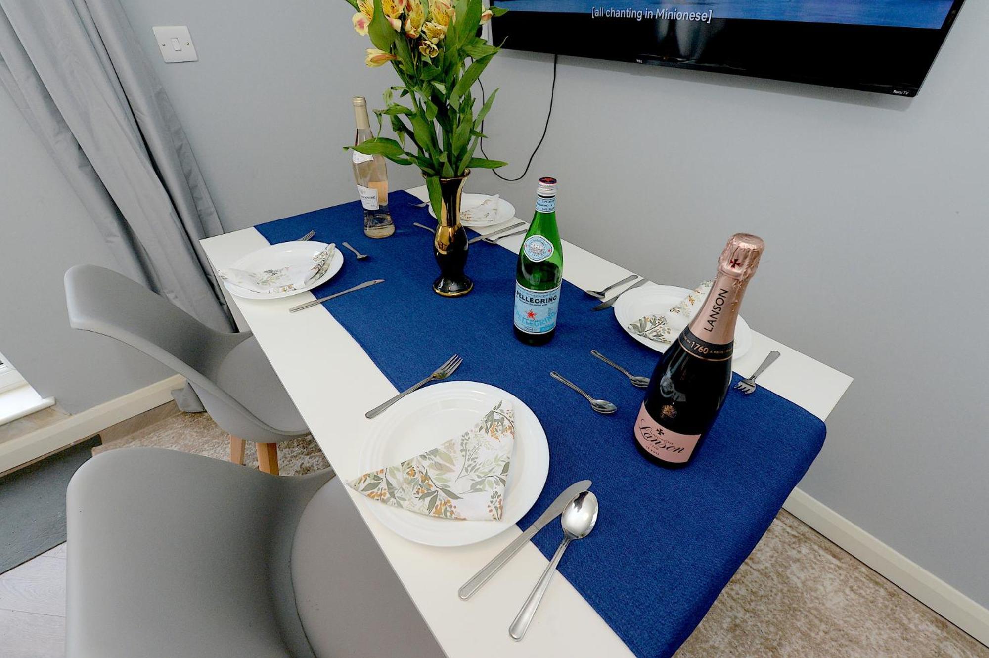 לונדון 2 Bedroom Flat In Wood Green Piccadilly Line מראה חיצוני תמונה