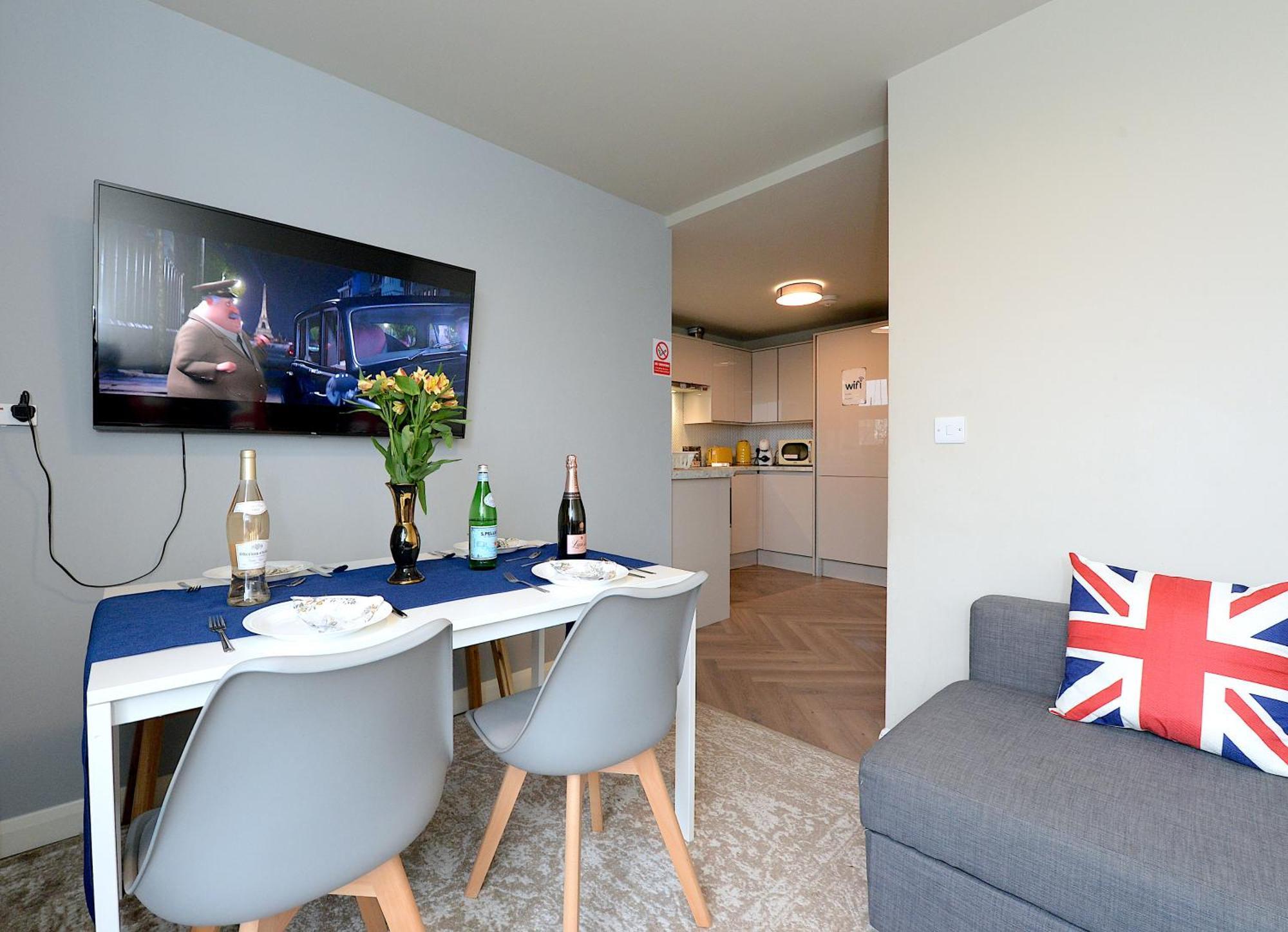 לונדון 2 Bedroom Flat In Wood Green Piccadilly Line מראה חיצוני תמונה